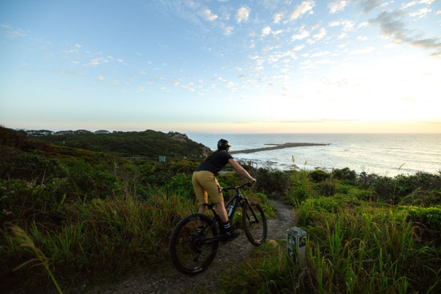 Join Professional Mountain Bike Racer Sian Ahern on a Thrilling Ride Through Lake Macquarie